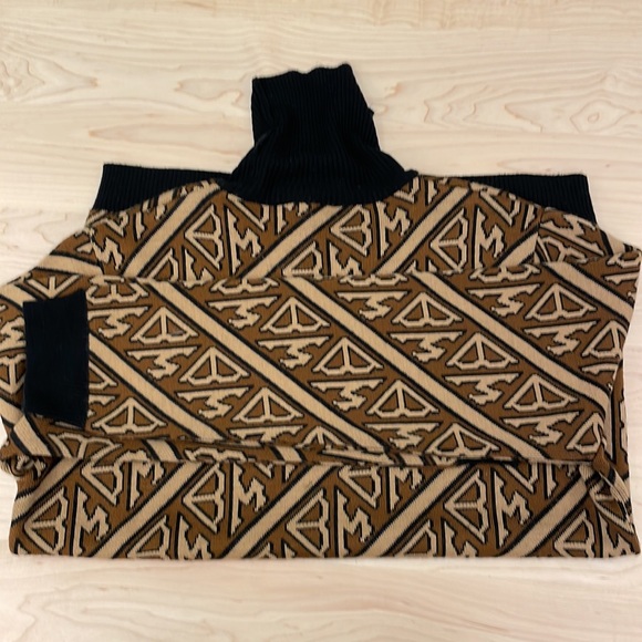 Turtle neck - Picture 2 of 2